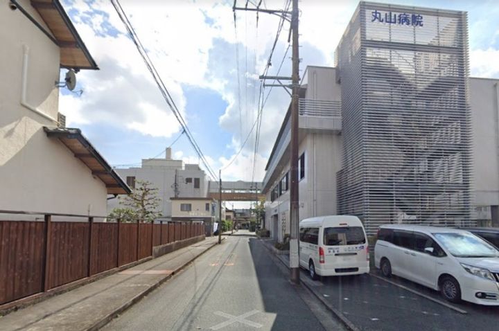 カーズコートの周辺
