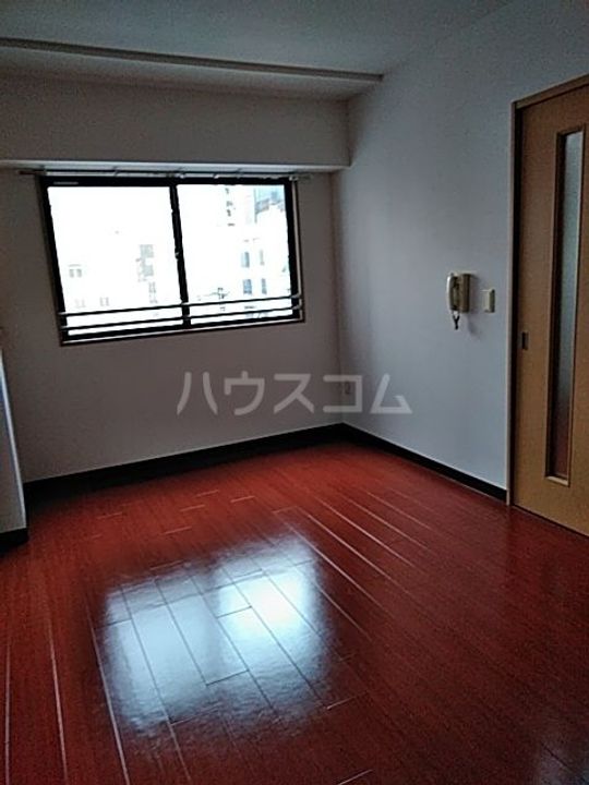 Ysトレゾワ関内の居間