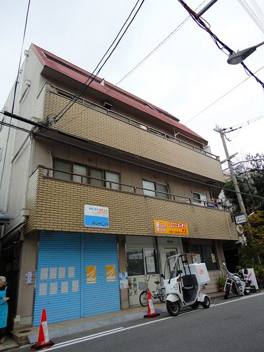 ルミエール中宮の外観