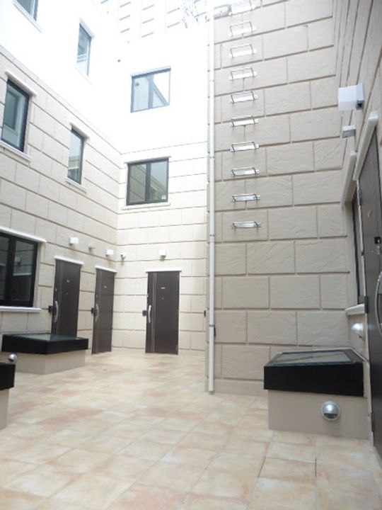 プライベートプレイス広尾の玄関