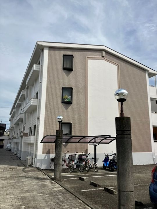 静鉄宮下町マンションの外観