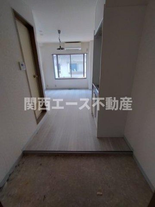 ネクストコーポレート1の玄関