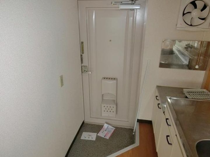 ハイツ内田の玄関