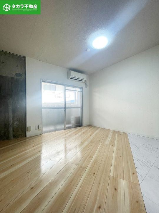 ホワイトテラスの居間