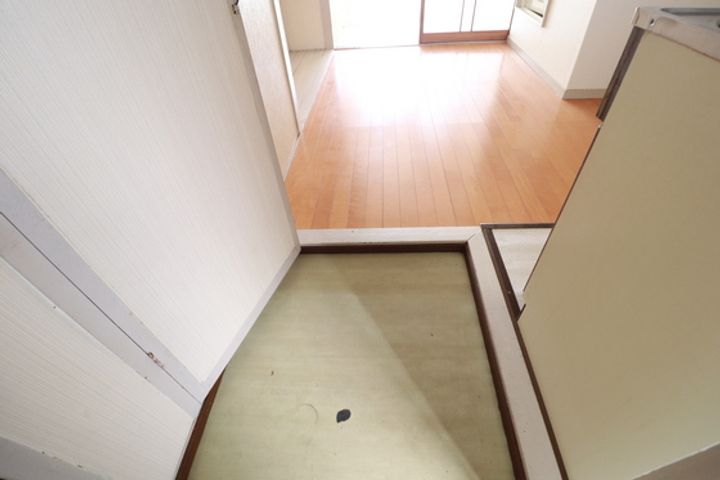 高橋アパートの玄関