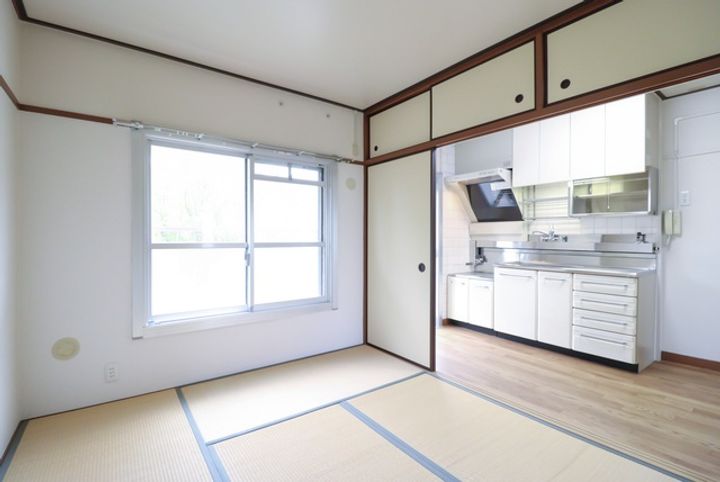 UR鶴山台の居間