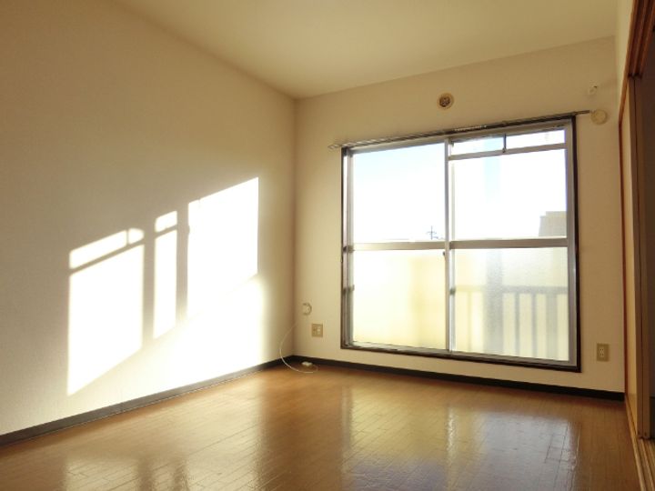 フローラルハイツの居間