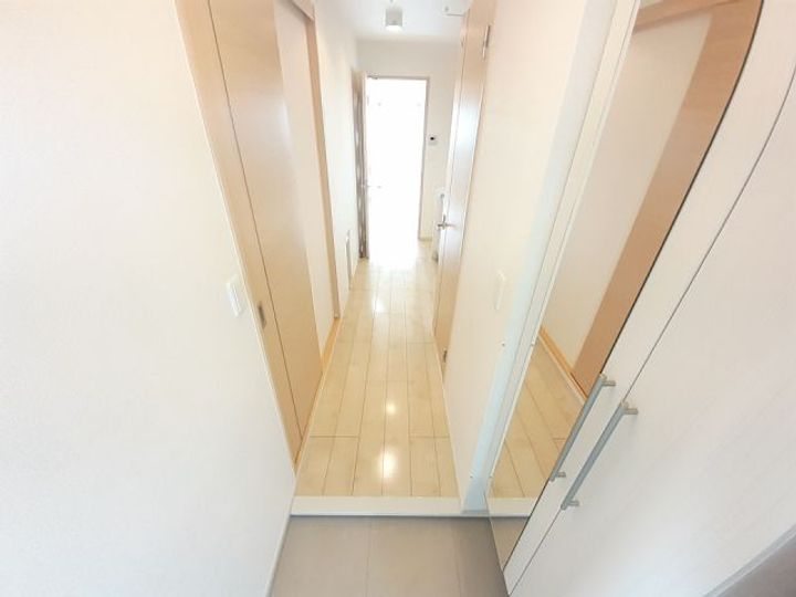 ラミアカーサ ジノーンの玄関