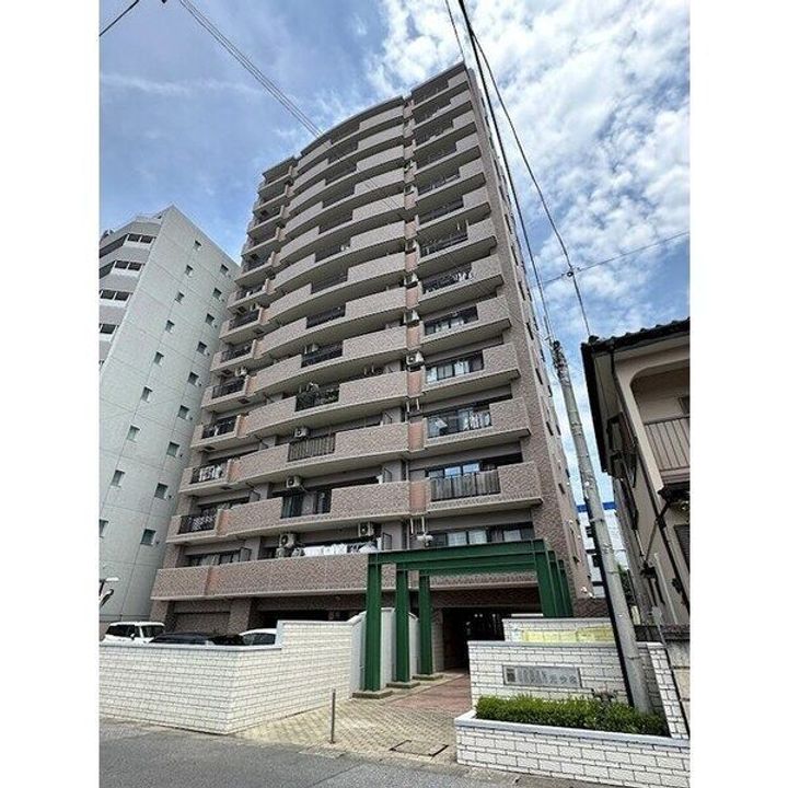 ナイスアーバン元今泉1302の外観