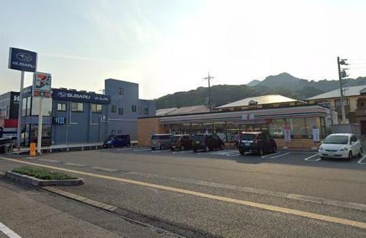 ファミール長府の周辺