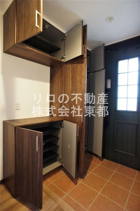 東京都世田谷区喜多見3(一戸建)の賃貸物件の玄関