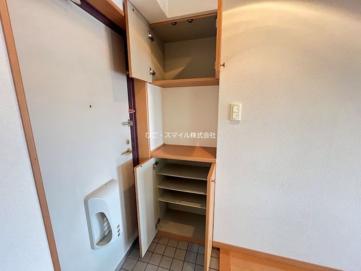 熊本県熊本市東区山ノ内3(マンション)の賃貸物件の玄関