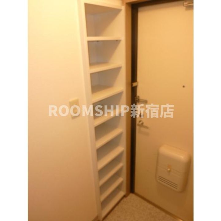 東京都小平市花小金井南町1(マンション)の賃貸物件の玄関