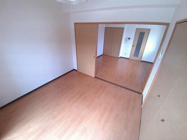 アヴィニールNo5の内装