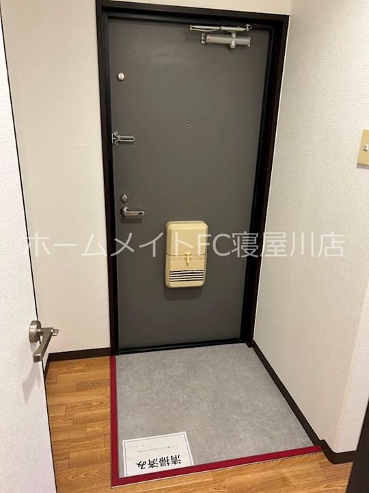 シャンテ渡辺の玄関