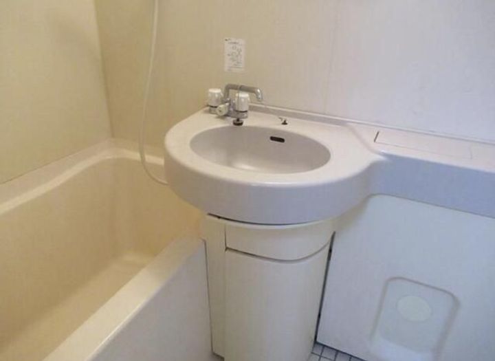 ウイング塩山の風呂