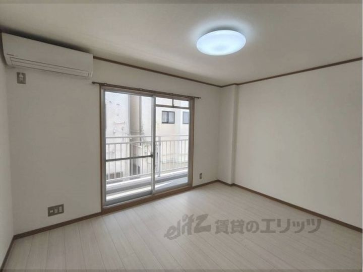 アーバンコート香里園の居間