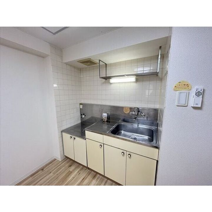 北海道札幌市中央区南四条西16(マンション)の賃貸物件のキッチン