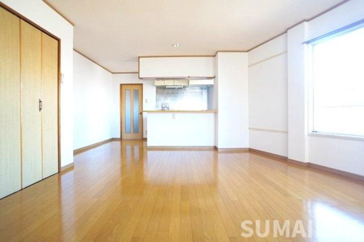 コーポリバーサイドの居間