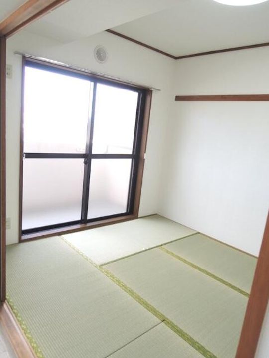 アーバン杉田の居間