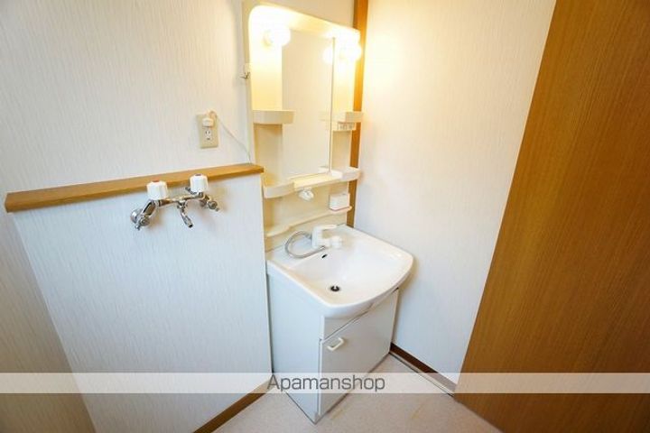 一棟二戸貸家(西22南3)の内装