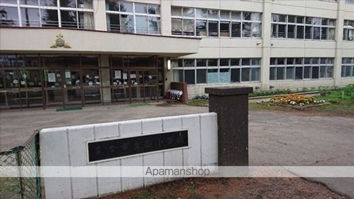 一棟二戸貸家(西22南3)の周辺