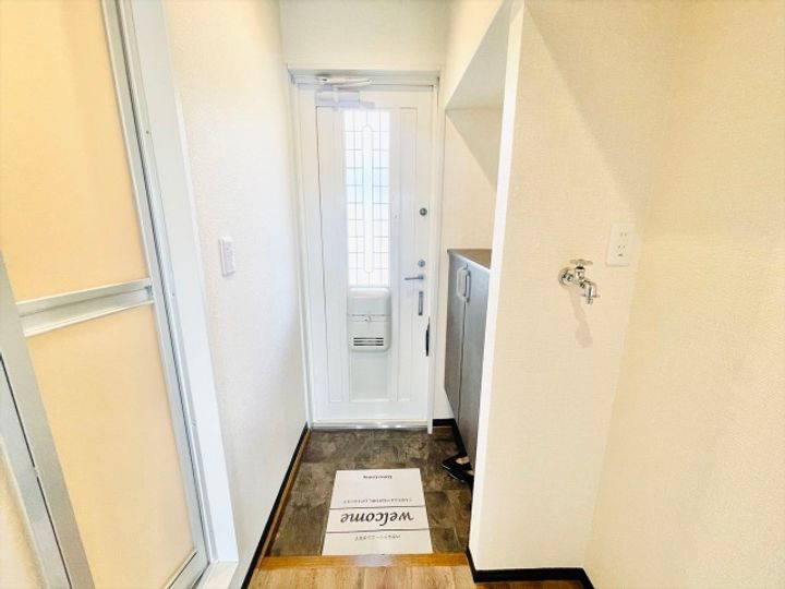 ハーベストBの玄関