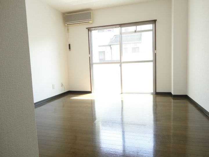 静岡県静岡市清水区草薙3(マンション)の賃貸物件の居間