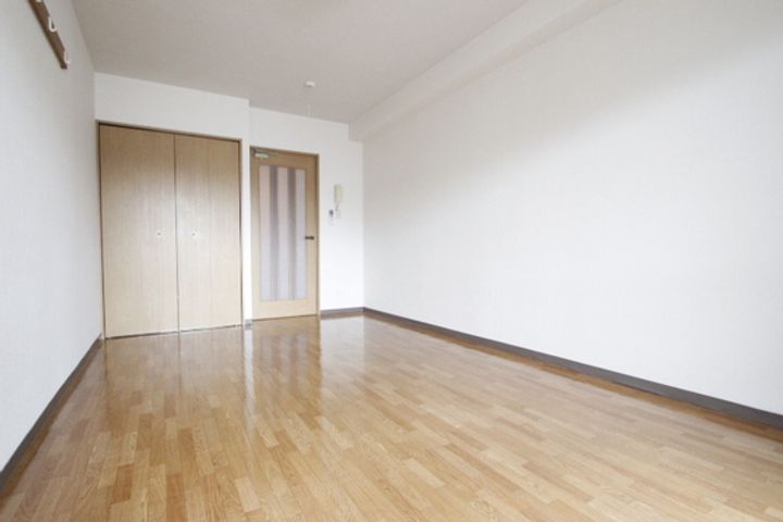 ウィルコートYONEKIの居間