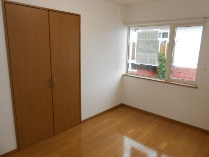 ハイブリッヂIIの居間