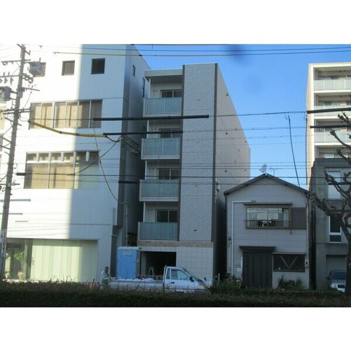 ぱ~くたうんルナ名古屋の外観