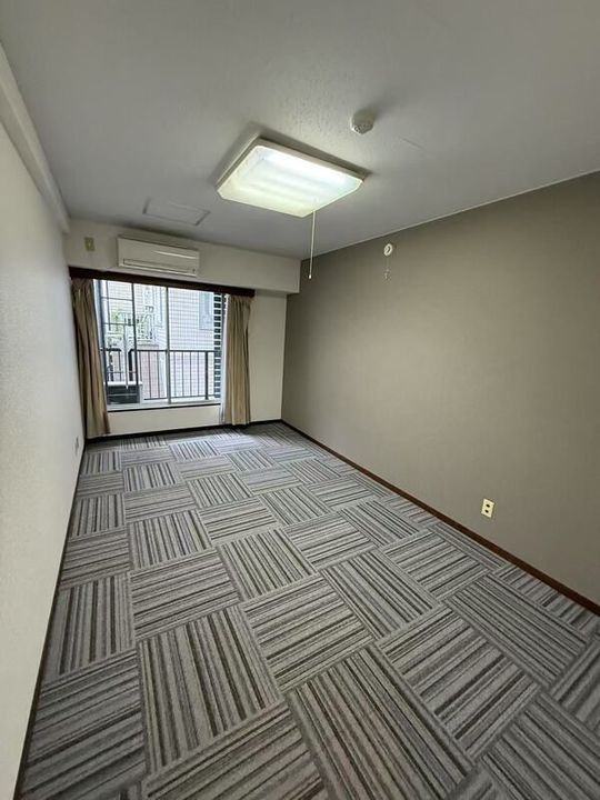 フジタ新富マンションの居間