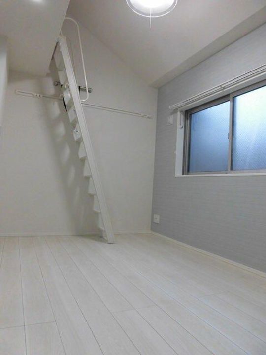シャムロック井土ヶ谷の居間