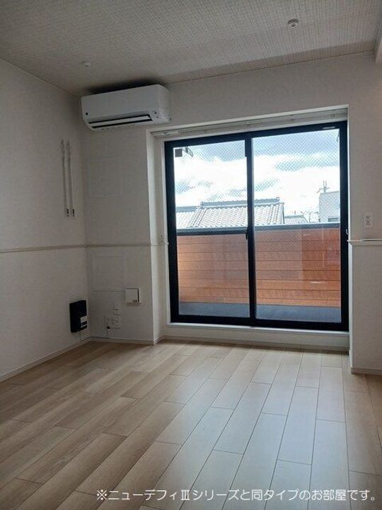 グラン・ハーモニー忠生公園の居間