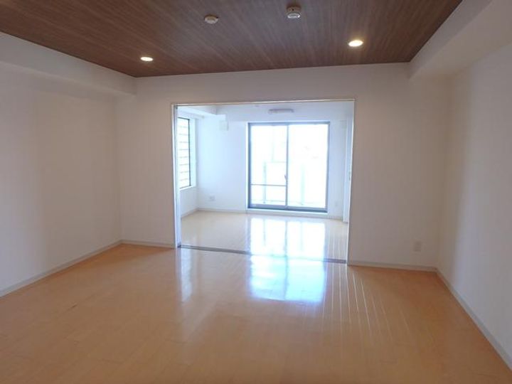 宮城県仙台市泉区市名坂字石止(マンション)の賃貸物件の居間