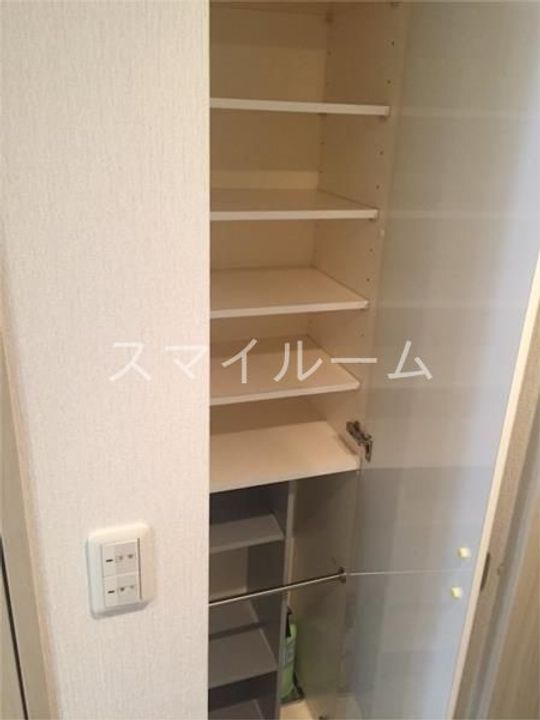 東京都大田区大森中1(マンション)の賃貸物件の玄関