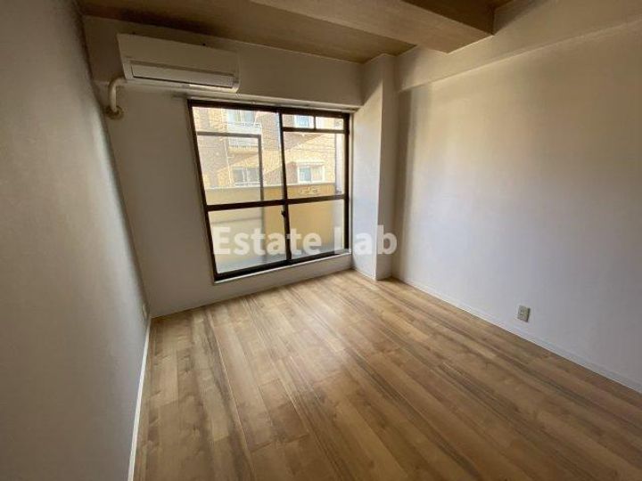 ドミール橘の居間