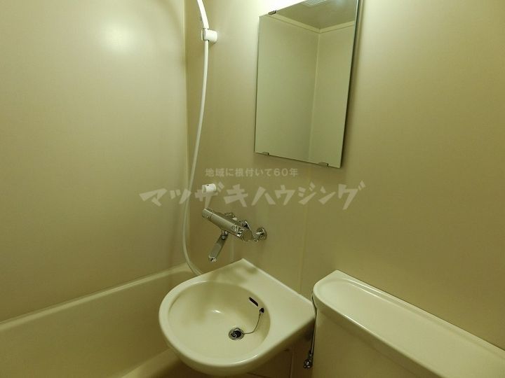 シャイニング小島の内装