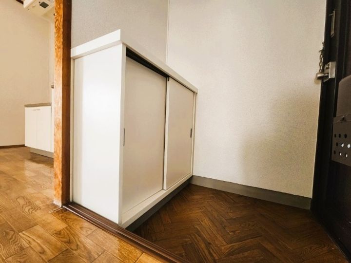 豊栄ハイツの玄関