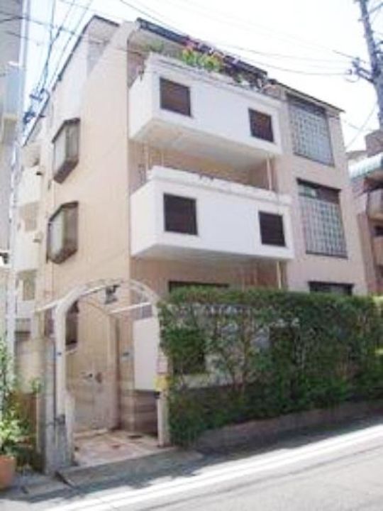 ラ・セーヌ本山の外観