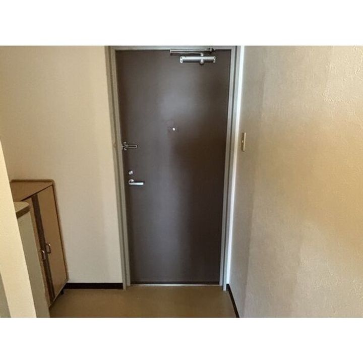 岩泉ビルの玄関