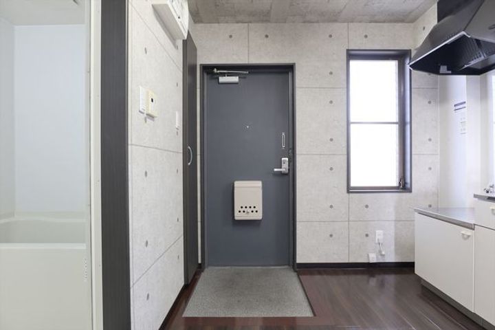 郡中日ノ出アーバンの玄関