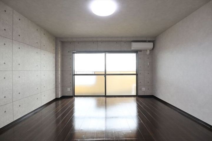 郡中日ノ出アーバンの居間