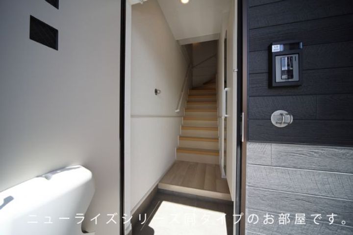 大阪府泉南市男里5(アパート)の賃貸物件の玄関