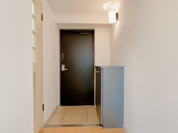 日宝グランディ中島の玄関