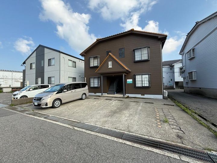プロムナード川村の外観