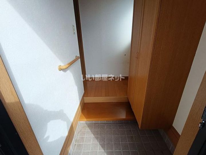 岩手県胆沢郡金ケ崎町西根前野(一戸建)の賃貸物件の玄関