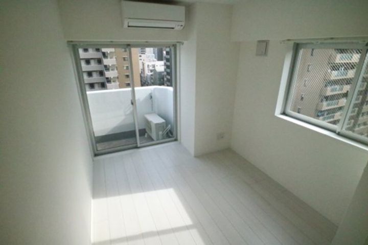 リライア阪東橋WESTの居間