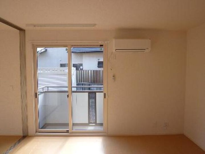 リビングタウン瀬田の居間