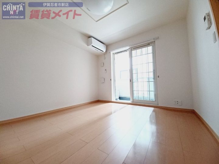 アドラブール・ドミールの居間